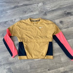 Nike color lock pullover